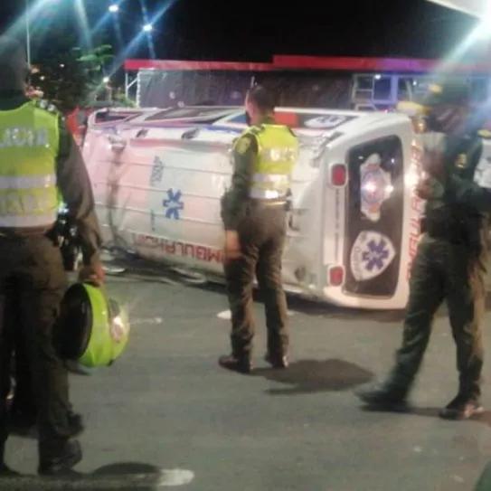 Ambulancia vuelca con media tonelada de maría en el centro de Cali