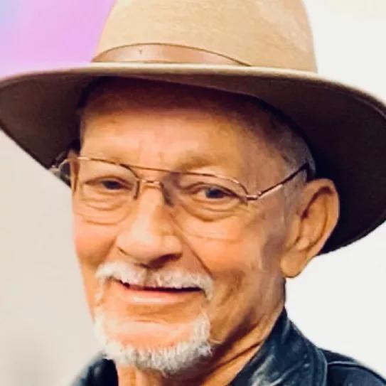 Muere Joesy Whales, co-creador de la variedad Original Glue