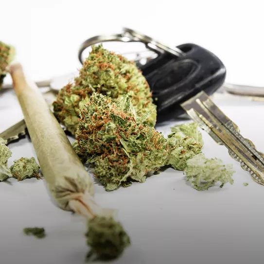 Las leyes de marihuana recreativa aumentan los accidentes de tráfico, dice un estudio