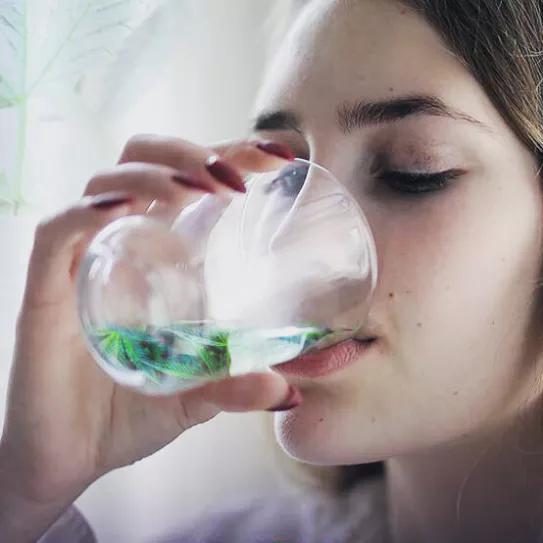 Higiene bucal con CBD y CBG más efectiva que el enjuague bucal “tradicional”