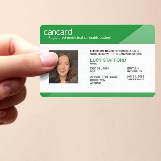 Activistas de Reino Unido lanzan una tarjeta de cannabis medicinal en colaboración con la policía