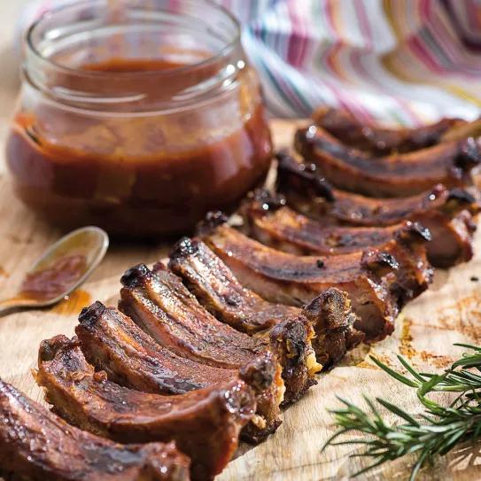 Costillas a la brasa con barbacoa de naranja y Red Dwarf 