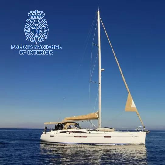 La policía incautan seis toneladas de hachís y una de cocaína que viajaban dos veleros