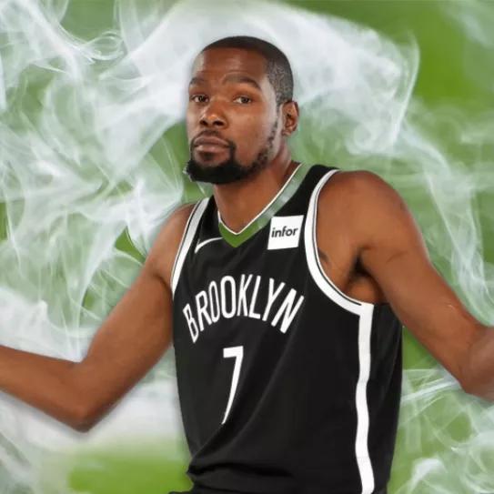 El jugador de la NBA Kevin Durant “fuma más marihuana de la que cree”, afirma un cronista