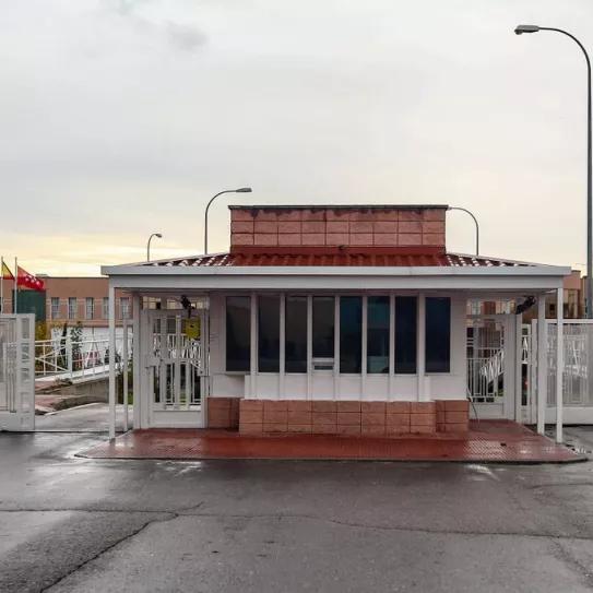 Detenidos cinco funcionarios de una cárcel madrileña acusados de introducir drogas para presos