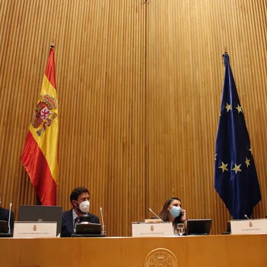 La regulación: ¿en marcha o aplazada? Crónica de una tarde en el Congreso