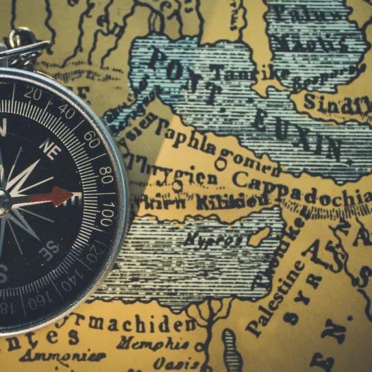 Mapa y brújula