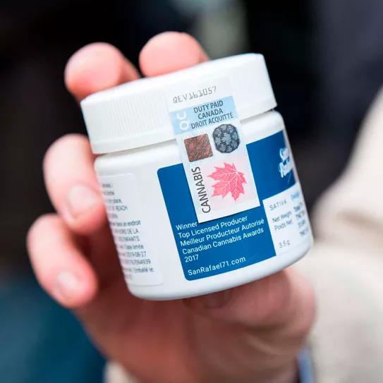 Quebec deja de aceptar pacientes de cannabis medicinal por falta de fondos