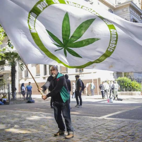 Activistas de Uruguay protestan por el encarcelamiento de cultivadores y usuarios de cannabis