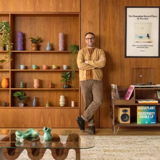 Airbnb ofrece una estancia cannábica en compañía del cómico fumeta Seth Rogen 