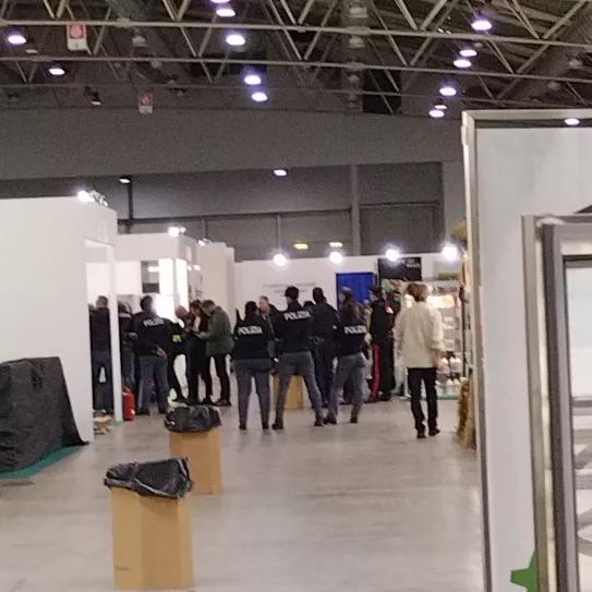 La policía italiana se planta en la feria del cáñamo de Roma 