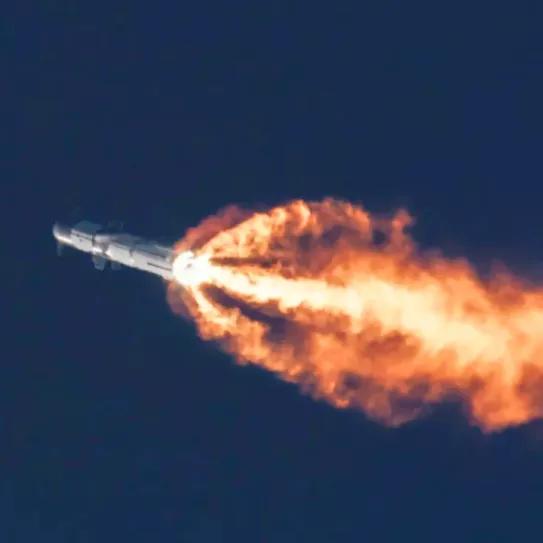 A Elon Musk le explota el cohete en su lanzamiento del Día de la Marihuana 