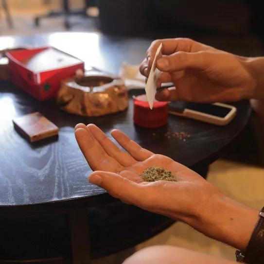 El ayuntamiento de Barcelona ordena el cierre de varios clubs de cannabis 