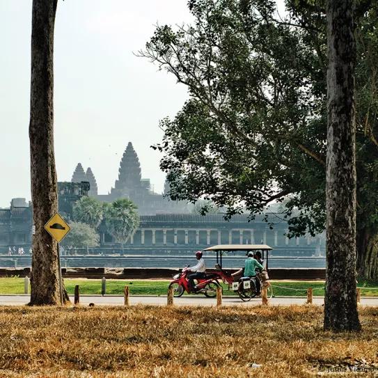Comer, fumar y volar, en Camboya todo es empezar