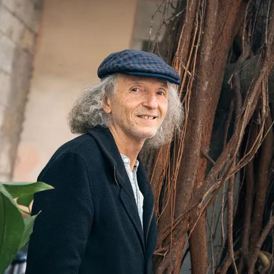 Alonso del Río, fabricante de instrumentos de liberación. Fotos: Paulina Flores