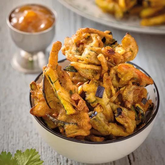 Pakoras vegetales con chutney tuneado de melocotón