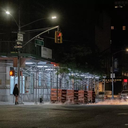 De vuelta en el metro de las películas, mientras pensaba en las miradas, aquel chocolate se manifestaba  haciendo mover el suelo del andén con discretas texturas de alfombras persas