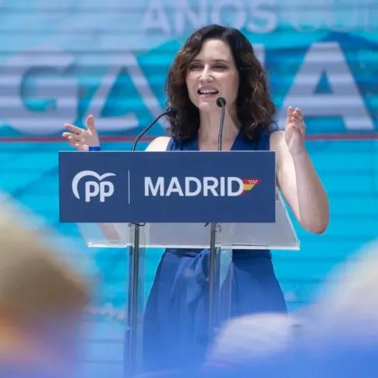 Ayuso descalifica el cannabis medicinal y ministra Mónica García responde