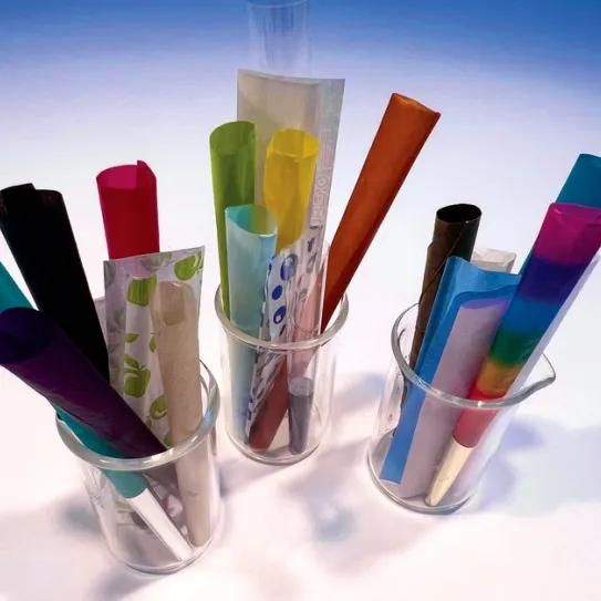 Alertan sobre metales tóxicos en papeles de fumar impresos