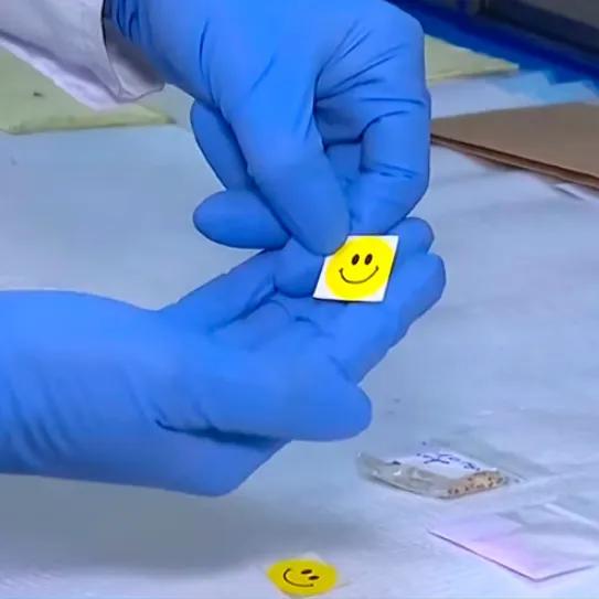 Alerta por stickers con drogas en Chile revela vacíos en comunicación de riesgos