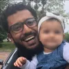 Omar con su hija, Amal, en 2018 antes de viajar a Singapur. 