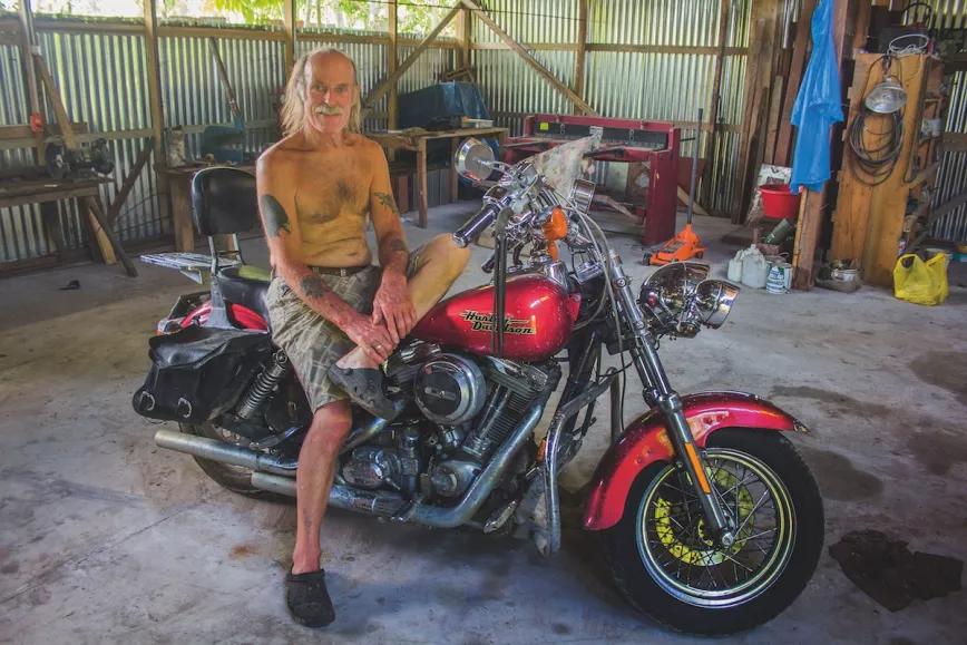 Ron Wheelock se convirtió en un hombre adinerado exportando hasta 900 litros de ayahuasca al año, a 250 dólares el litro