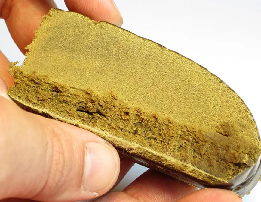 Bubble Hash: Mila Jansen fue la inventora de esta técnica que consiste básicamente en congelar los tricomas, romperlos y recoger en mallas el resultado.