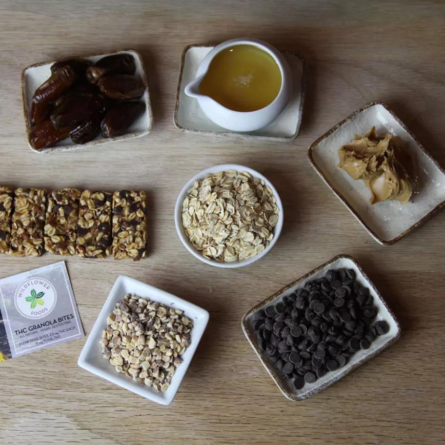 Mantequilla de cacahuete y Chocolate Granola Bites de Wildflower Foods: No todo van a ser caramelos. Este producto sirve microdosis en forma de mantequilla de cacahuete.