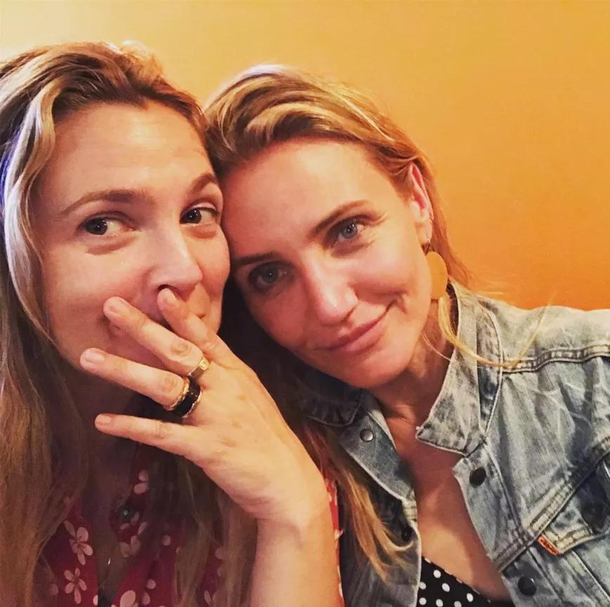 Cameron Diaz + Drew Barrymore: No se sabe mucho sobre el amor que le procesan al cannabis en estos momentos, pero hubo un tiempo en que Diaz y Barrymore estaban muy al tanto de lo que daba la mandanga.
