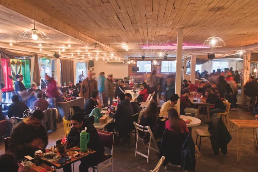 Las copas celebradas en la clandestinidad cada vez gozan de más concursantes y mayor asistencia.