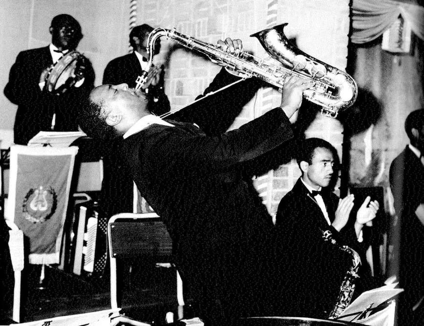 Getatchew Mekuria, swinging Addis