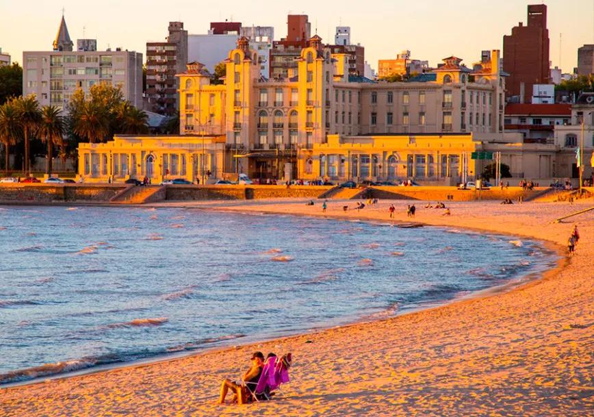 MONTEVIDEO: Uruguay tiene el privilegio de ser el primer país del mundo que legalizó el cannabis. Aunque solo puede comprar cannabis los residentes esto no implica que la gente de allí no te pueda ofrecer.