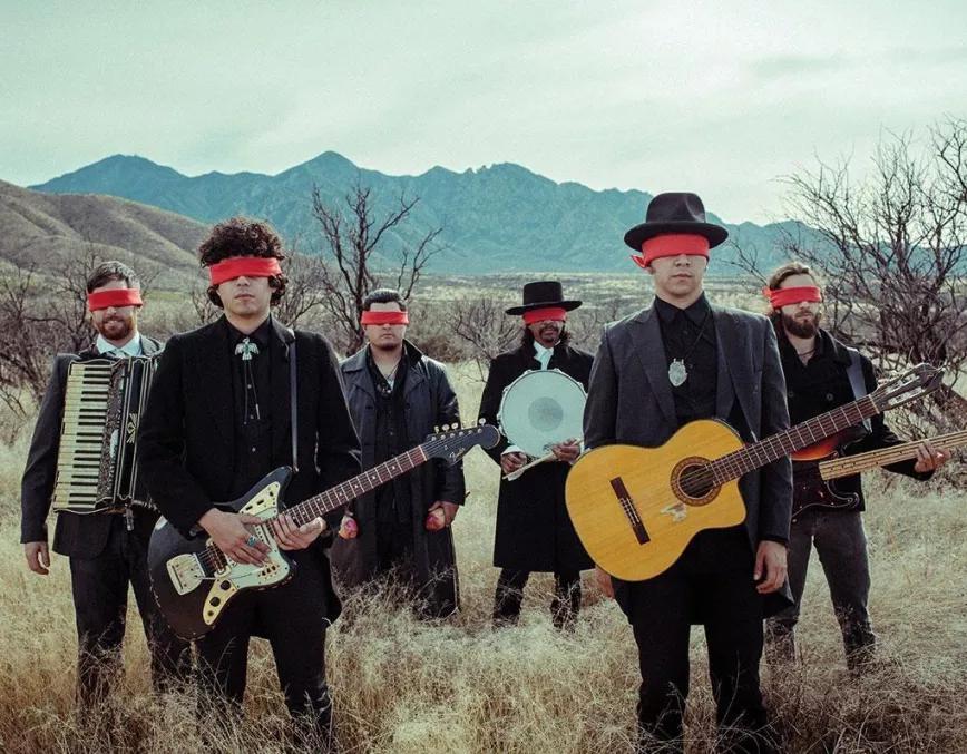 Fotografía del grupo de música Xixa.