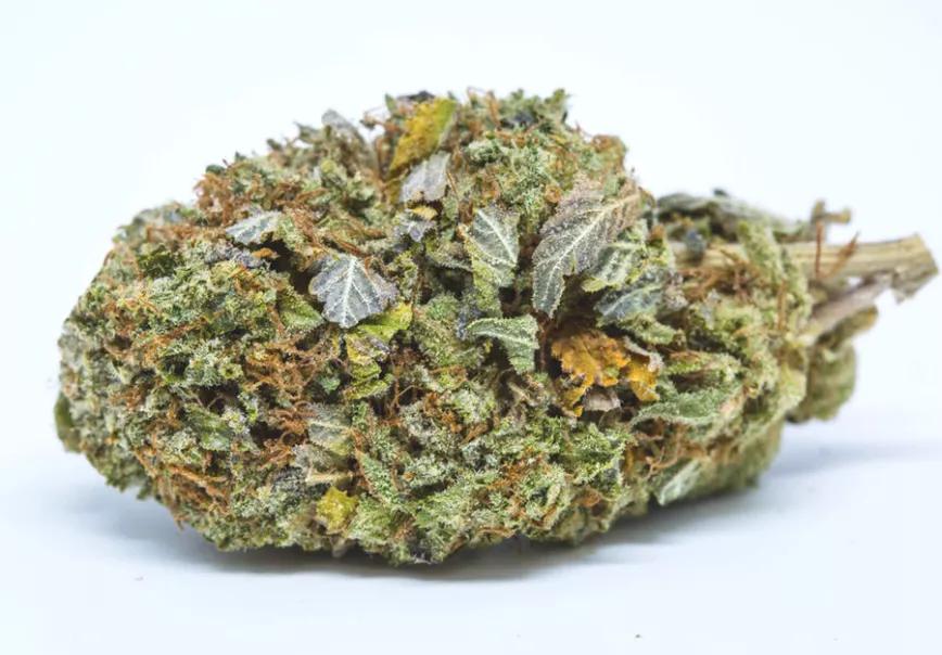 BUBBA KUSH: Relajación mental y física a partes iguales, es perfecta para acabar el día. Si das con la clave va a ser tu planta favorita para irte a dormir.