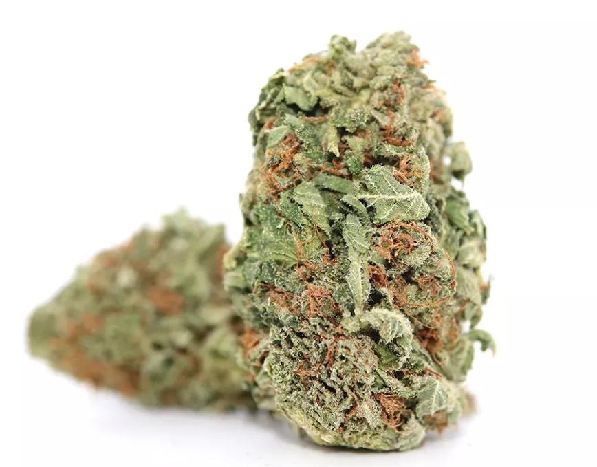 OREGON DIESEL: Sabor a gasolina, tierra y bayas. Dicho así parece que uno está comiéndose un trozo de cemento pero olvídate porque merece la pena. Un subidón medio que se deja llevar. Para disfrutar mientras cae el sol de otoño tras los lejanos árboles de una colina.