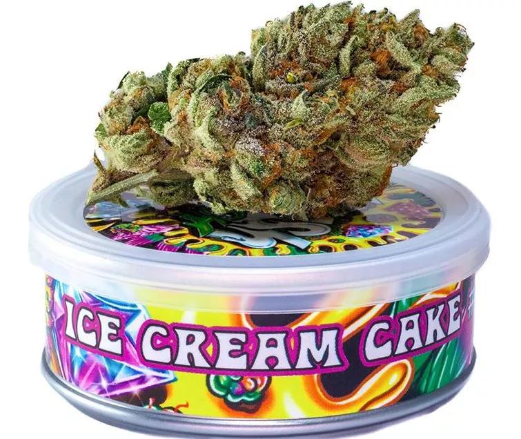Ice Cream Cake: Mezcla de Weeding Cake y Gelato #33 tiene un sabor a vainilla bastante potente que te va a dar el punto dulce que te alegra la mañana, la tarde y, con suerte, la noche.