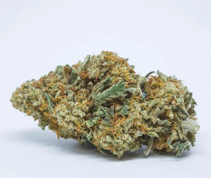 Golden Lemon:  Relax muscular mientras la cabeza se pone como una locomotora. Relaja pero te deja la cabeza intacta. Un intrincado efecto de relax y sedación que funciona como una maquinaría demoníaca perfecta.