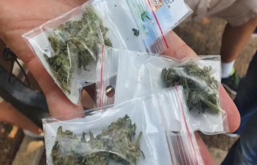 Dron deja caer decenas de bolsas de marihuana en Israel