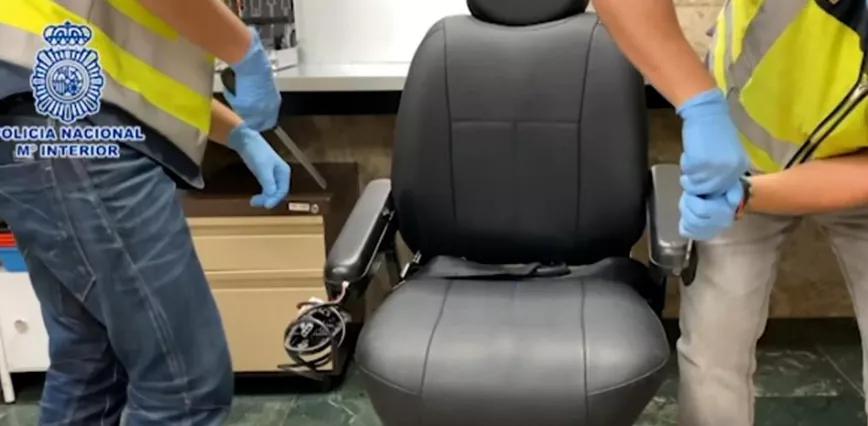 Detenido en Barajas un hombre que ocultaba 10 kilos de cocaína en su silla de ruedas
