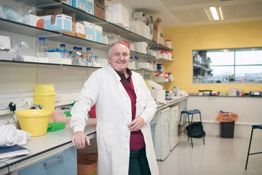 El profesor David Nutt en el laboratorio. Nutt es director de la Unidad de Neuropsicofarmacología del departamento de Ciencias del Cerebro del Imperial College de Londres.