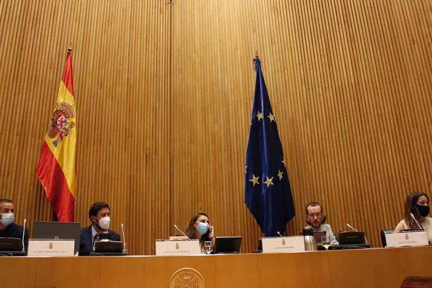 La regulación: ¿en marcha o aplazada? Crónica de una tarde en el Congreso