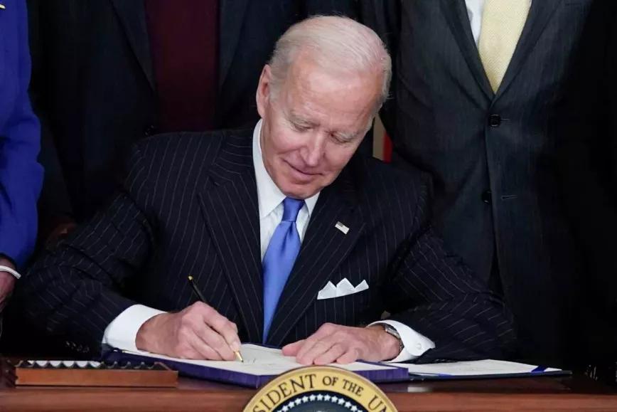 Biden indulta parcialmente a 75 presos de drogas