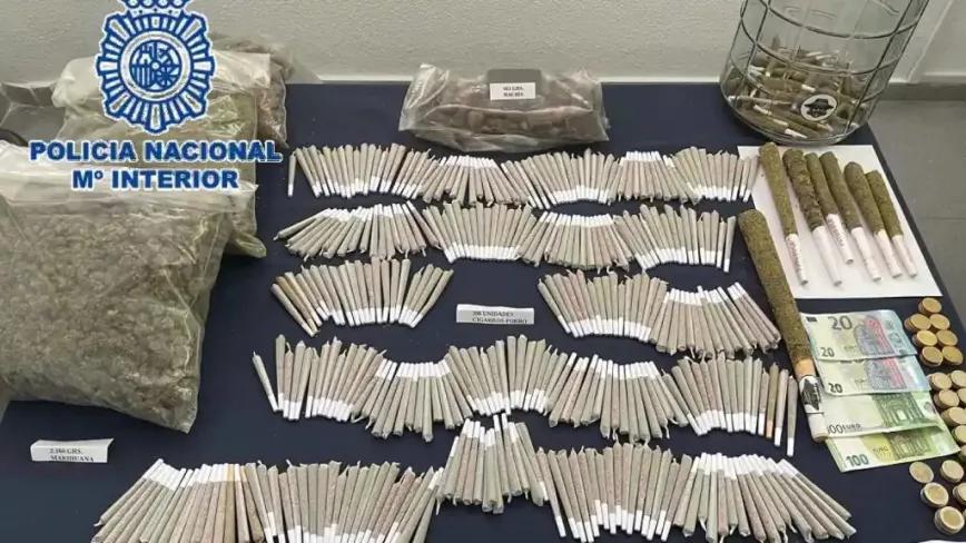 La policía cierra un local que vendía porros gigantes a 1000 euros 