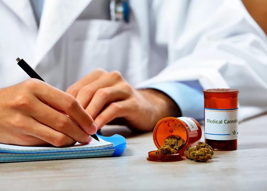 Israel simplifica el acceso al cannabis medicinal