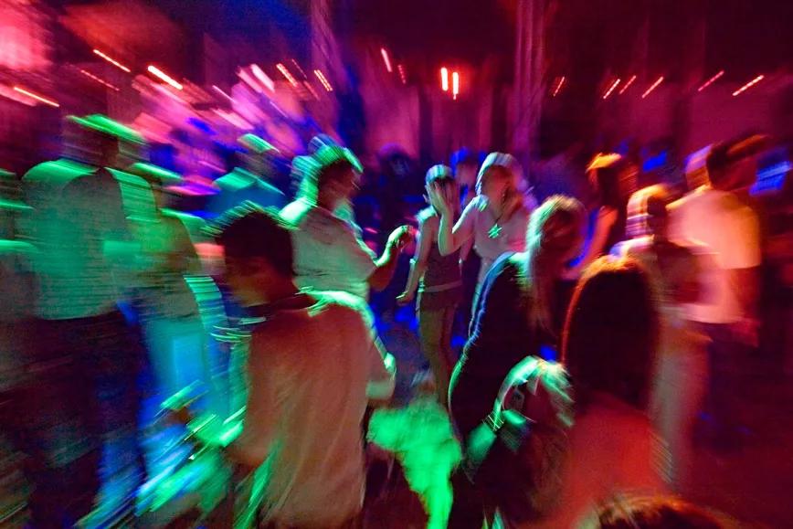 El Gobierno italiano prohíbe las raves limitando el derecho de reunión y protesta