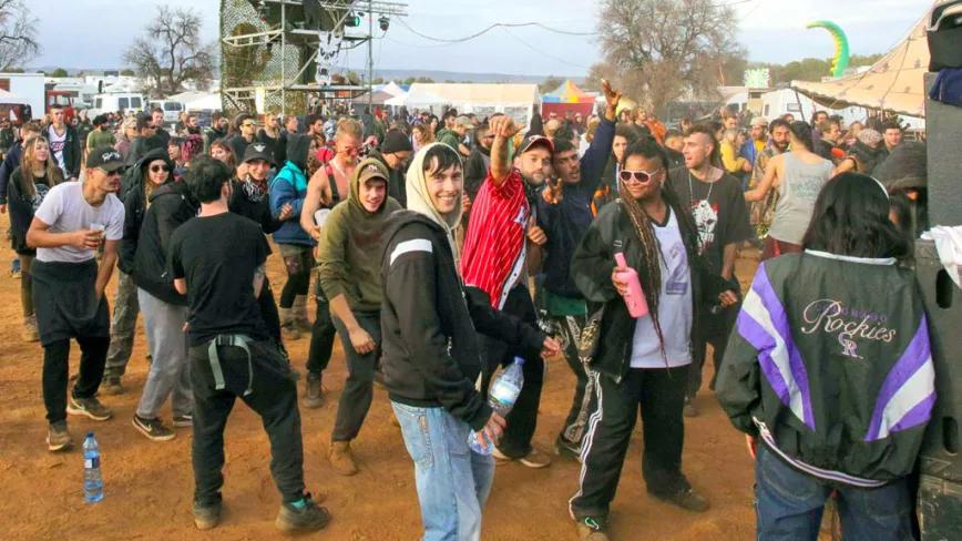 La rave de fin de año sigue activa en Granada tras seis días de baile y música 