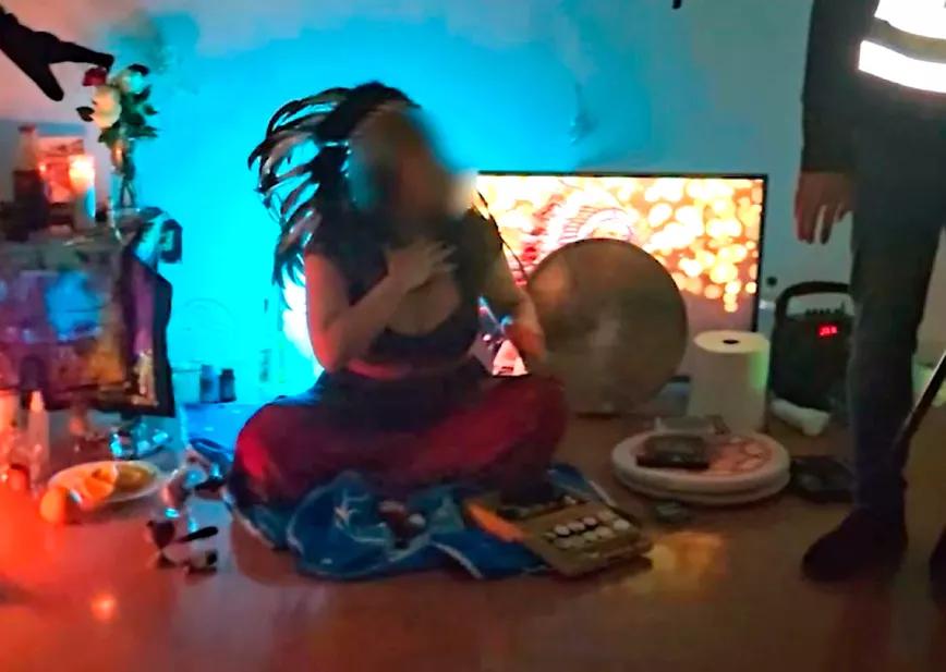 La policía detiene a una mujer que organizaba ceremonias con plantas tradicionales