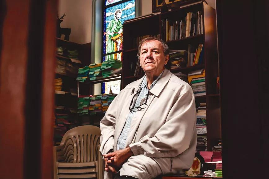 De cómo el Padre Ticão alumbró en su parroquia el primer curso de extensión universitaria sobre cannabis medicinal en Brasil