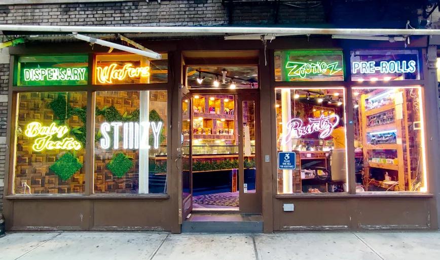 Dispensario sin licencia cerca de Union Square. Hay una gran variedad de dispensarios, desde los más cutres a los más sofisticados.