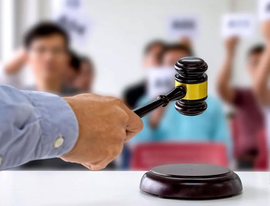 Policía y recaudadores de impuestos de California subastan la propiedad de empresas de cannabis irregulares